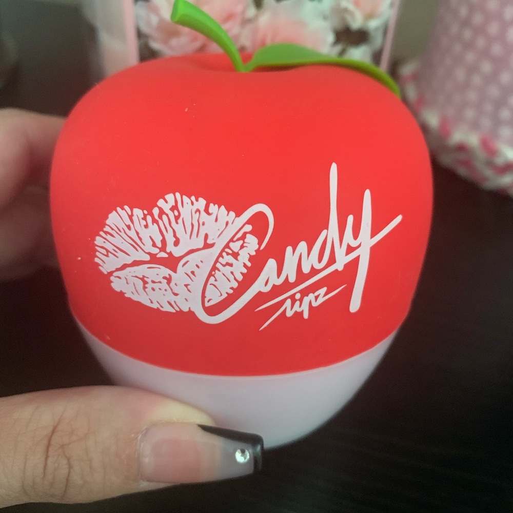Candy lips enlarger